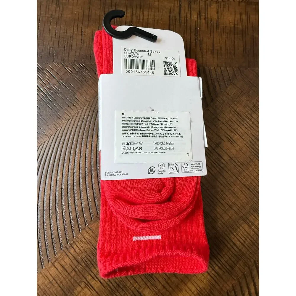 Lululemon Unisex daily essential crew socks red medium New